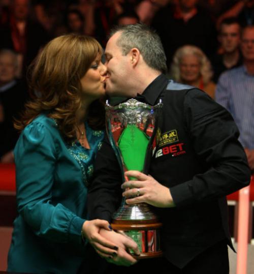 他以出色的 他以出色的